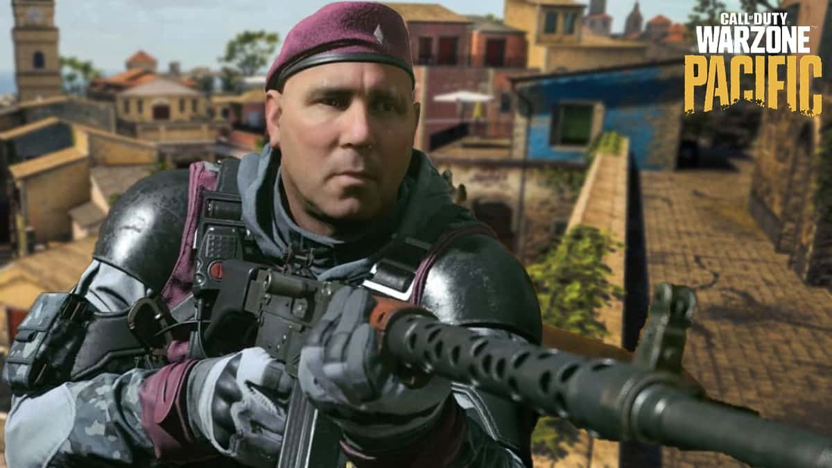 Warzone Operator holding LMG in Fortune's Keep