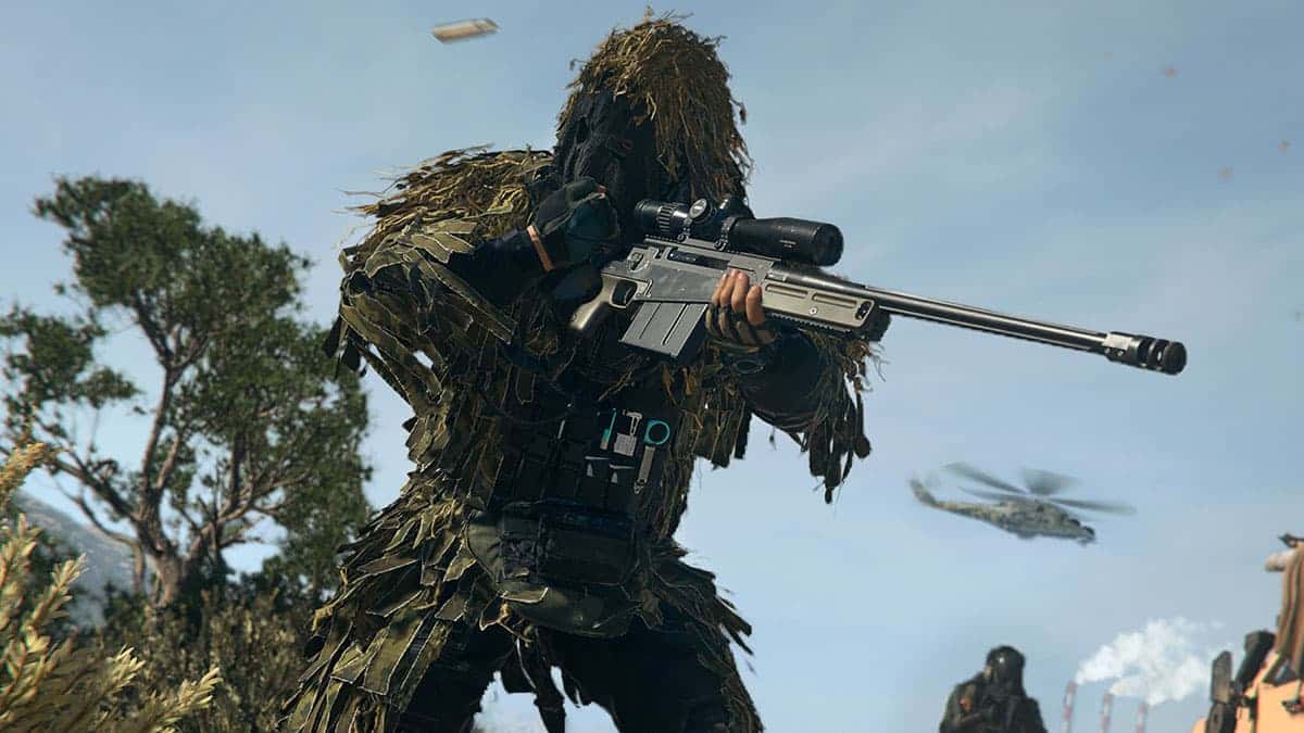 Warzone 2 player in ghillie suit