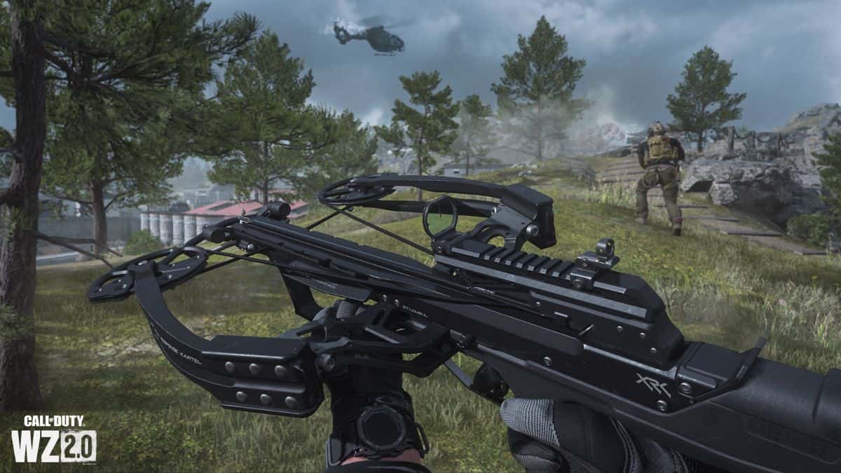 Warzone 2 player using Crossbow