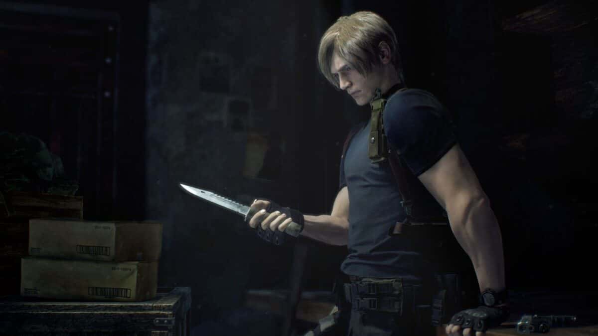 leon kennedy holding a knife in resident evil 4 remake