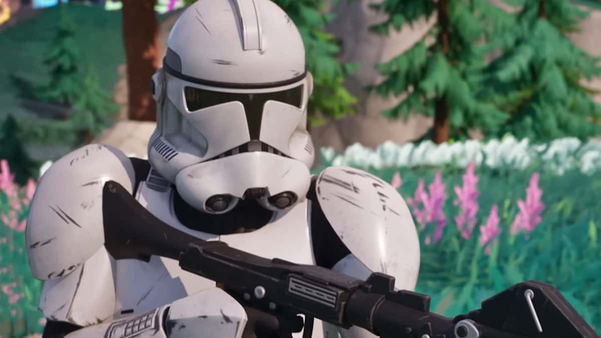 Clone Trooper with DC-15 Blaster Rifle in Fortnite
