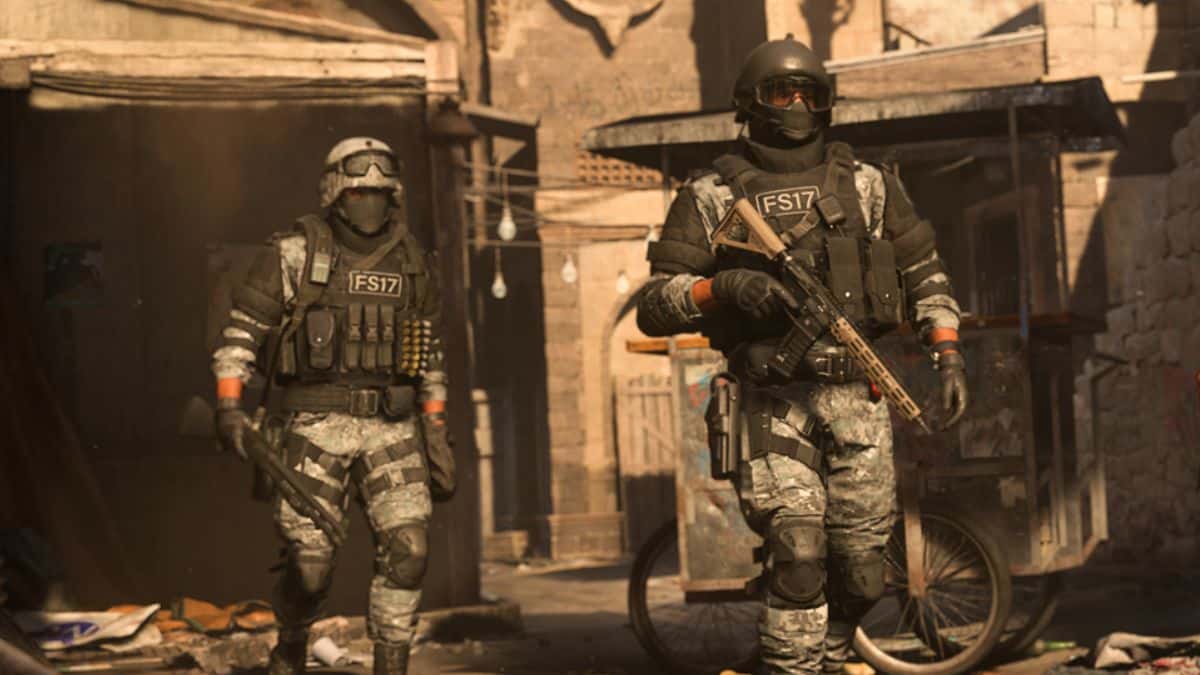 warzone 2 operators walking together