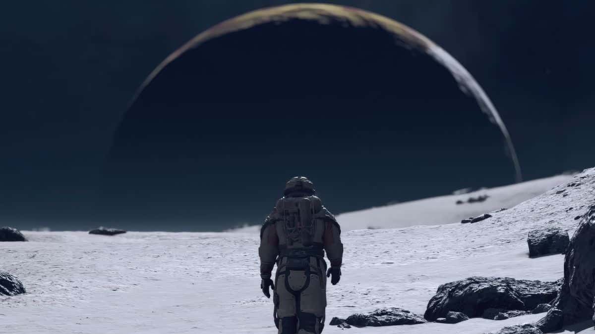 Starfield player on planet looking at moon