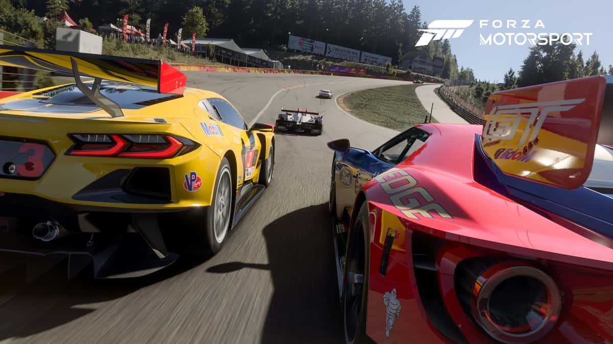 Two cars racing close up in Forza Motorsport