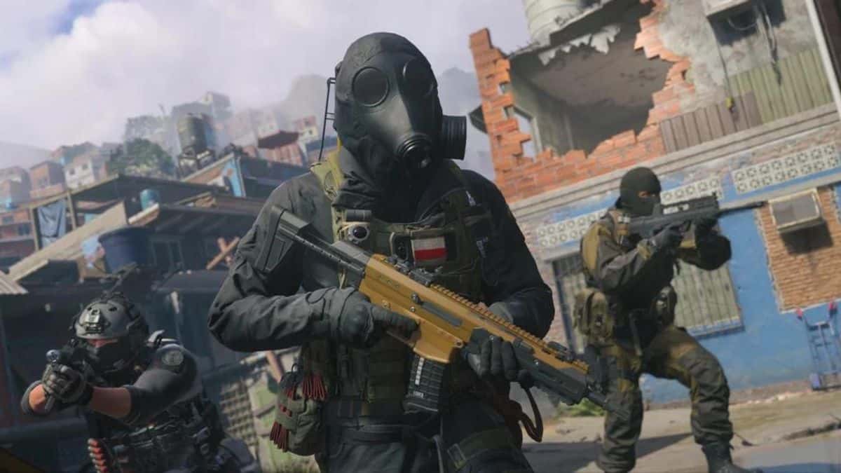 Modern Warfare 3 Operator on Favela with Assault Rifle