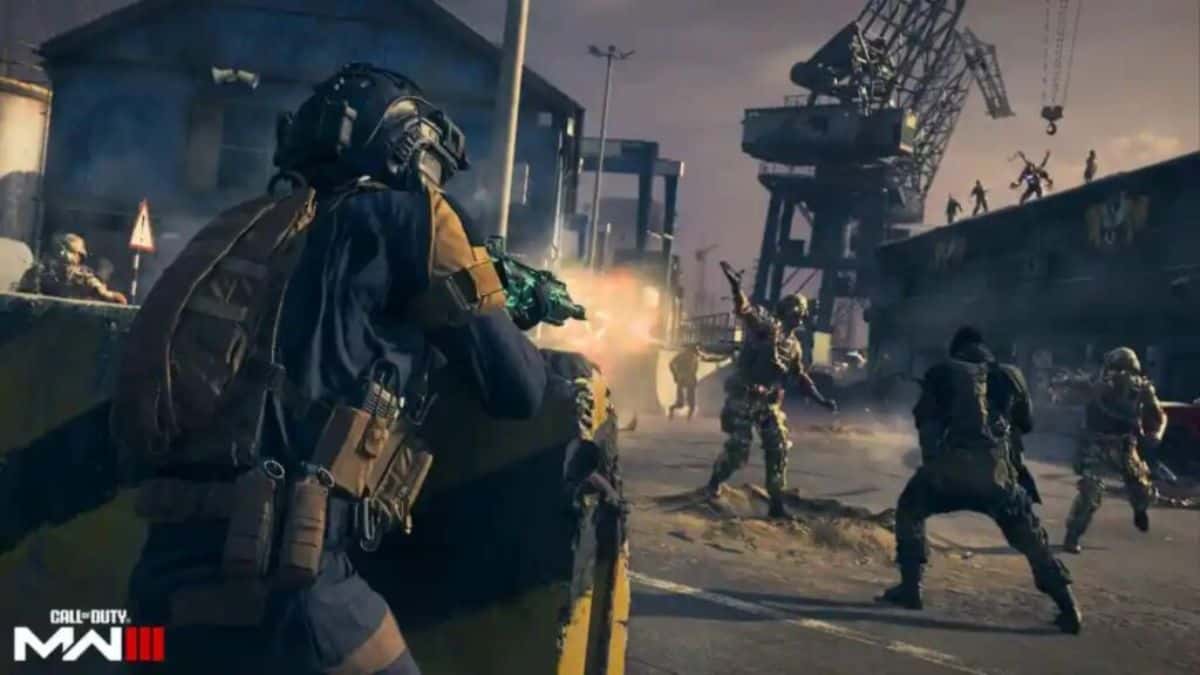 MW3 Zombies players fighting undead