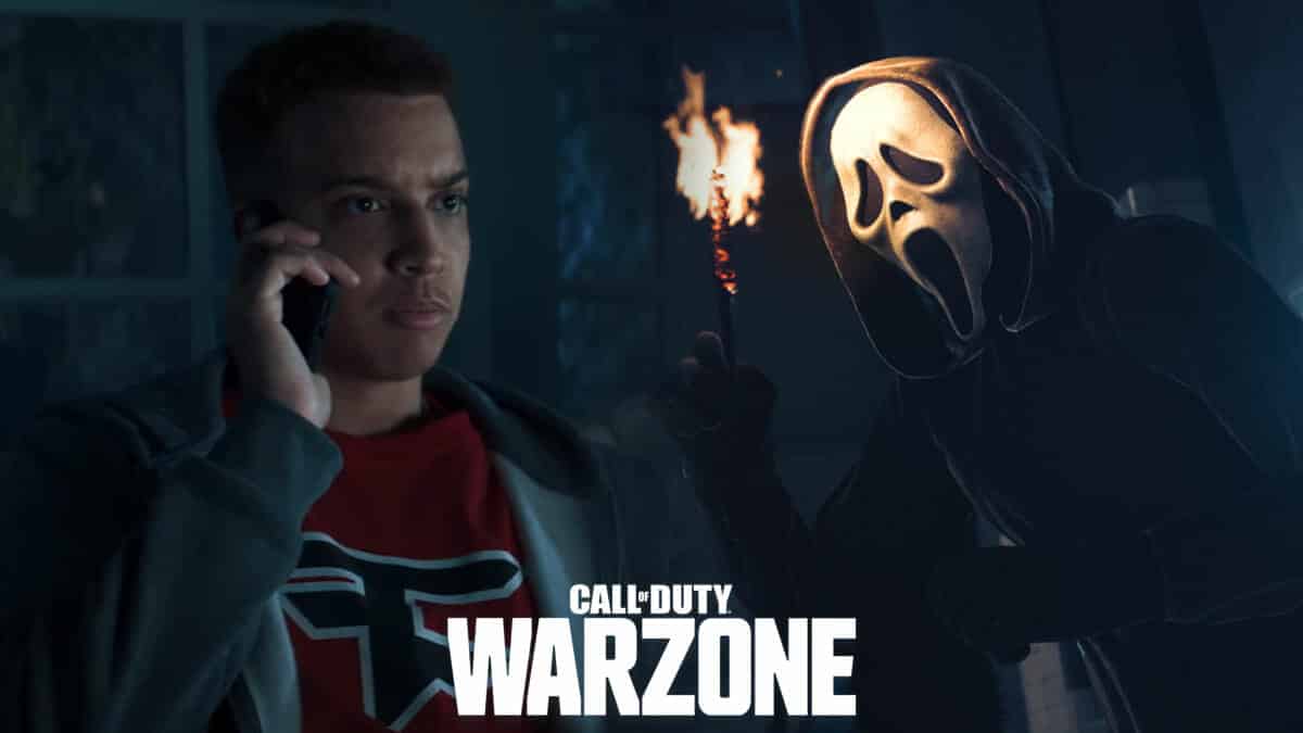 Swagg answering the phone in Wazone The Haunting event