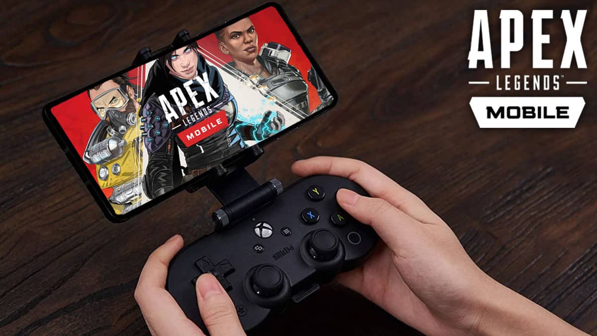 Apex Legends player using mobile controller