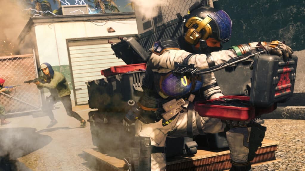 Warzone player defusing bomb in Operation Last Call mode