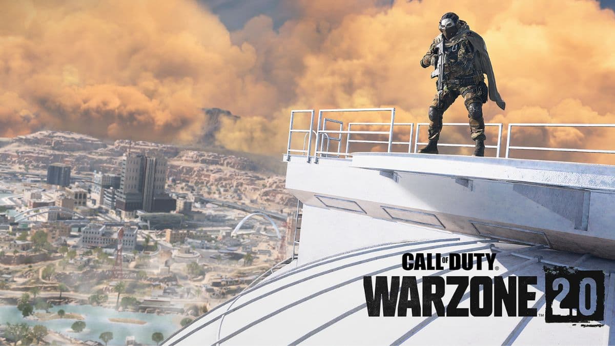 Warzone 2 Operator stood on roof