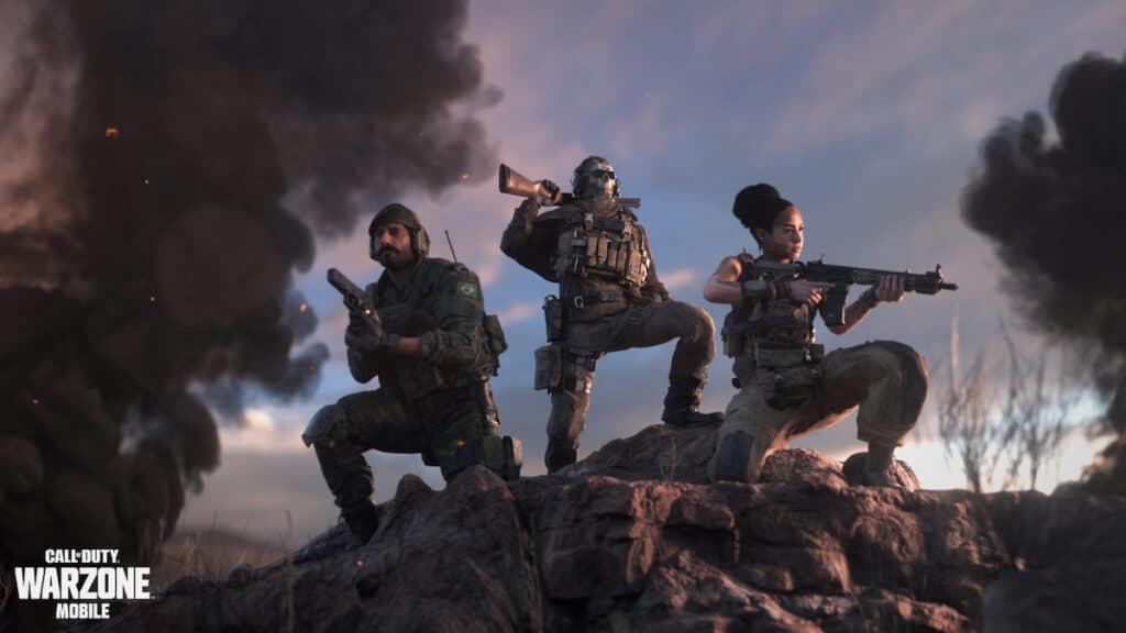 Three Operators on top of a cliff with their guns in Warzone Mobile