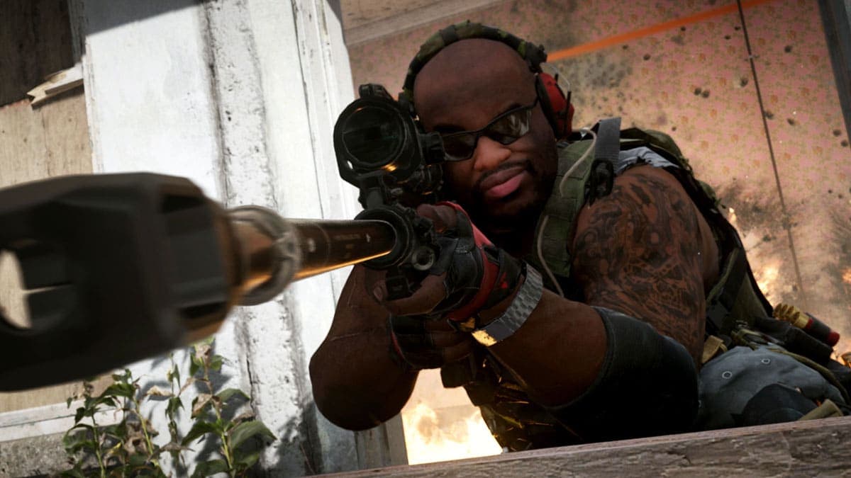 Hutch Operator sniping in Modern Warfare 2