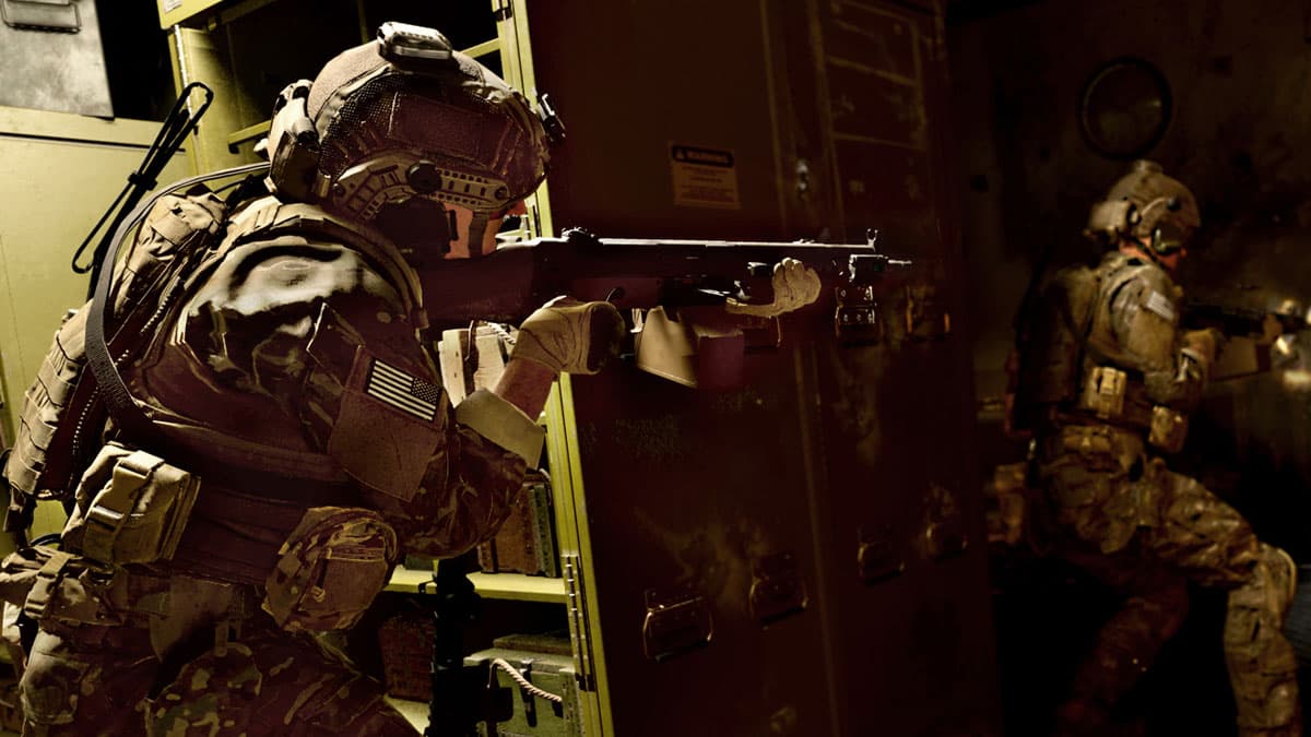 Modern Warfare 2 and Warzone 2 Operator aiming wepaon