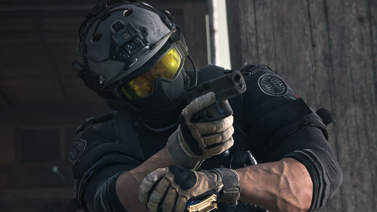 warzone 2 season 2 operator aiming a pistol