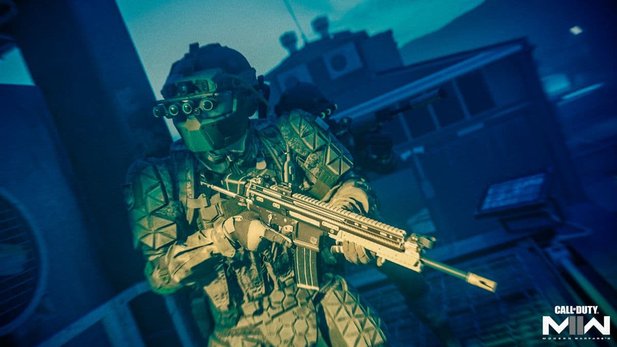 Modern Warfare 2 player on night map