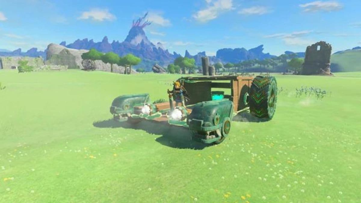 Link in Ultrahand vehicle in Tears of the Kingdom
