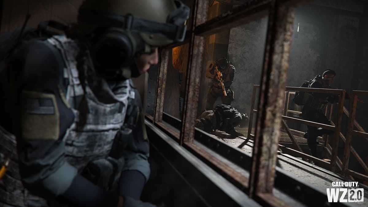 Warzone 2 Operator taking cover