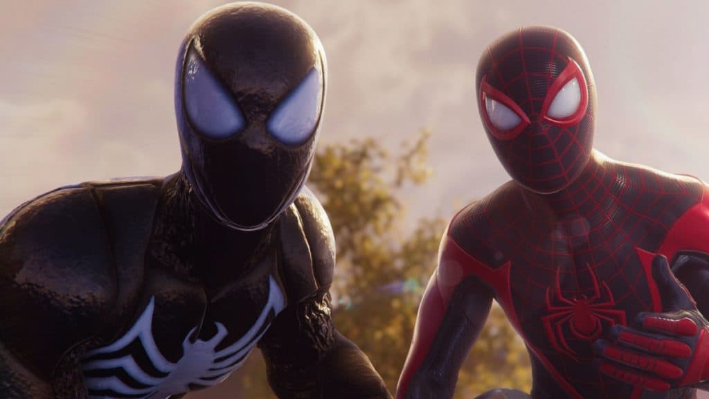 Two Spidermen in Marvel's Spider-Man 2, one in regular suit and other in Symbiote black suit