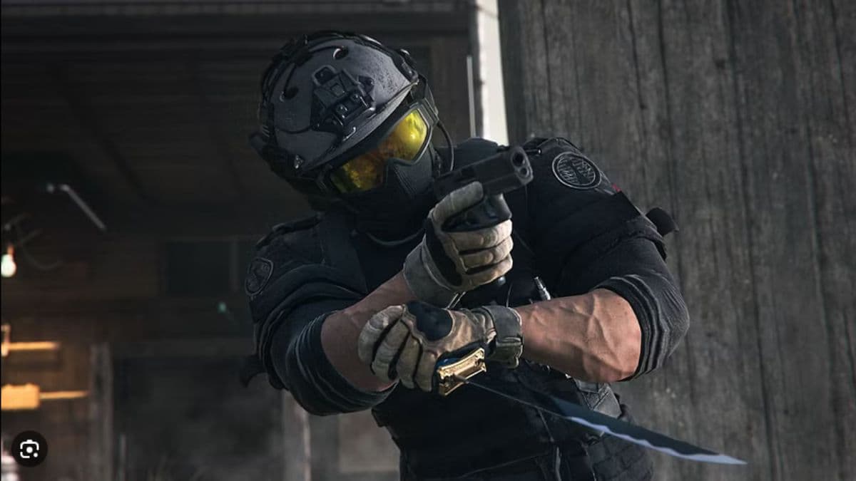 Warzone player with Pistol
