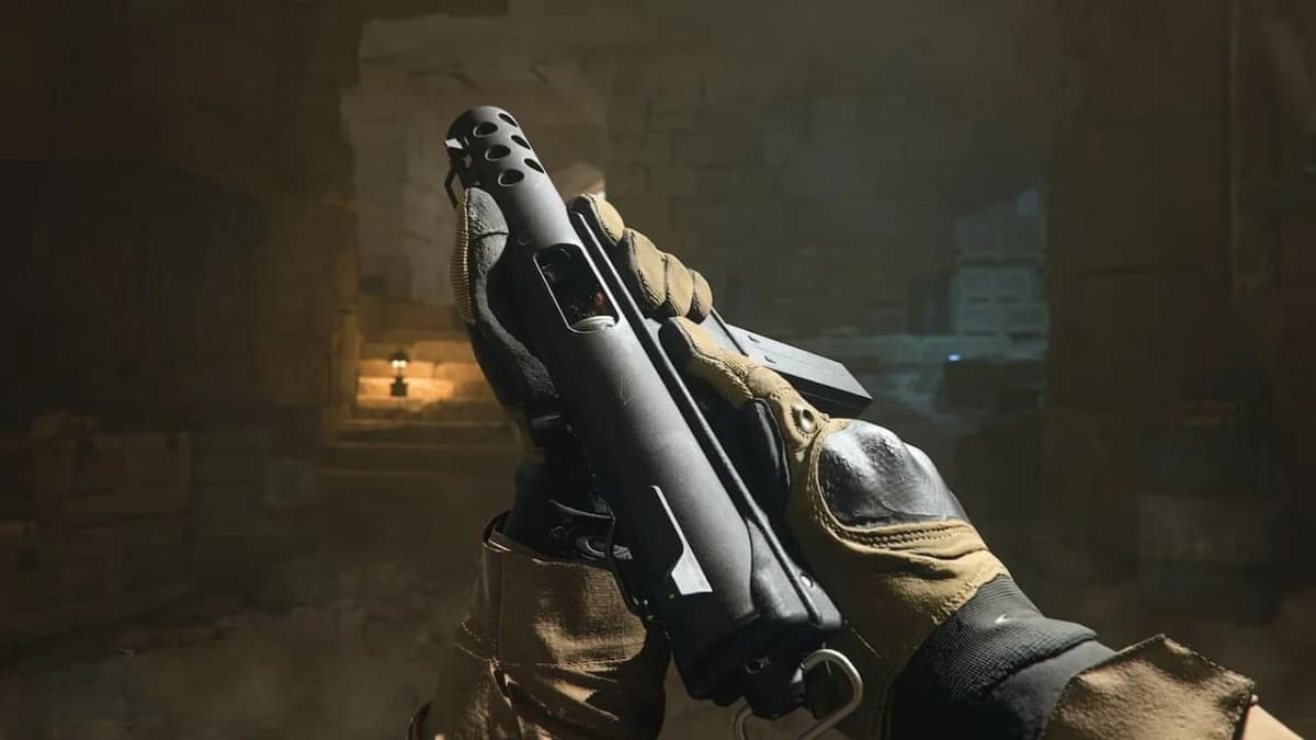 Warzone player using Pistol
